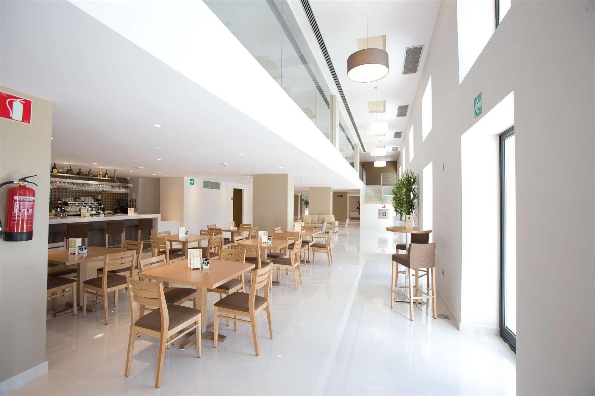 M.A. Hotel Sevilla Congresos Exteriér fotografie